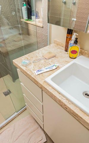 Apartamento à venda com 93m², 2 quartos e 1 vaga Apartamento à venda com 93m², 2 quartos e 1 vagaBanheiro