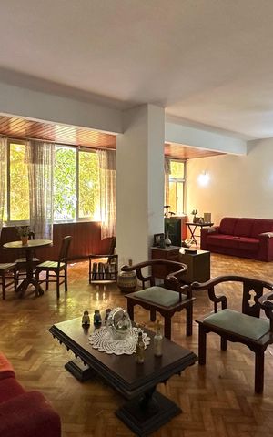 Apartamento à venda com 202m², 4 quartos e 1 vaga