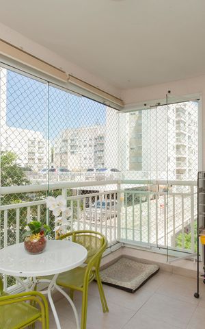 Apartamento à venda com 81m², 3 quartos e 1 vagaVaranda
