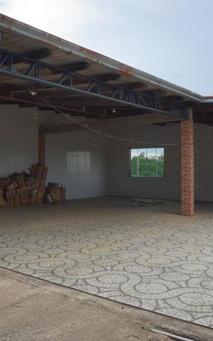 Casa à venda com 380m², 3 quartos e 6 vagas Casa à venda com 380m², 3 quartos e 6 vagasPátio