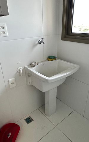 Apartamento à venda com 156m², 4 quartos e 2 vagas Apartamento à venda com 156m², 4 quartos e 2 vagasÁrea de Serviço