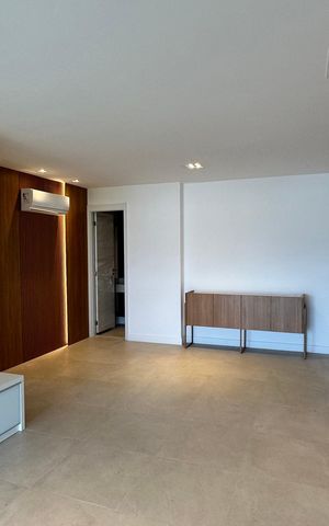 Apartamento à venda com 156m², 4 quartos e 2 vagas Apartamento à venda com 156m², 4 quartos e 2 vagasSala