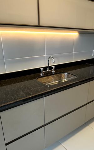 Apartamento à venda com 156m², 4 quartos e 2 vagas Apartamento à venda com 156m², 4 quartos e 2 vagasCozinha