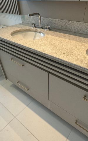 Apartamento à venda com 156m², 4 quartos e 2 vagas Apartamento à venda com 156m², 4 quartos e 2 vagasBanheiro quarto 4
