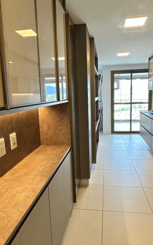Apartamento à venda com 156m², 4 quartos e 2 vagas Apartamento à venda com 156m², 4 quartos e 2 vagasCozinha