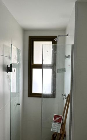 Apartamento à venda com 156m², 4 quartos e 2 vagas Apartamento à venda com 156m², 4 quartos e 2 vagasBanheiro de serviço