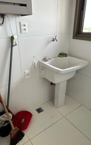 Apartamento à venda com 156m², 4 quartos e 2 vagas Apartamento à venda com 156m², 4 quartos e 2 vagasÁrea de Serviço