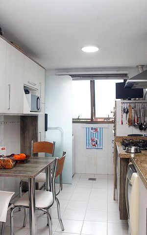 Apartamento à venda com 110m², 3 quartos e 2 vagasCozinha + Área de Serviço