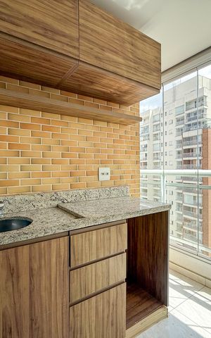 Apartamento à venda com 98m², 3 quartos e 2 vagas Apartamento à venda com 98m², 3 quartos e 2 vagasVaranda