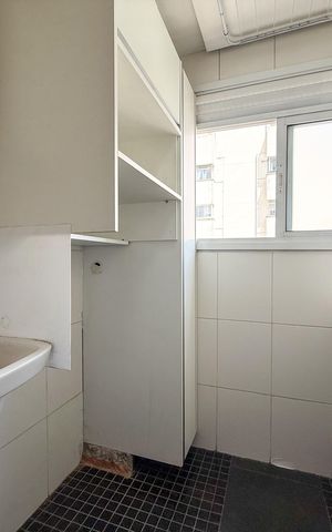 Apartamento à venda com 98m², 3 quartos e 2 vagas Apartamento à venda com 98m², 3 quartos e 2 vagasÁrea de Serviço