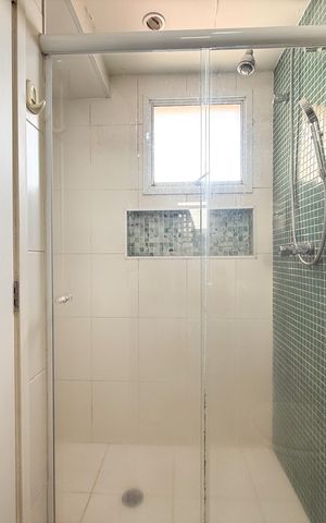 Apartamento à venda com 98m², 3 quartos e 2 vagas Apartamento à venda com 98m², 3 quartos e 2 vagasBanheiro da Suíte