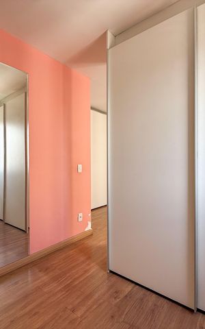 Apartamento à venda com 98m², 3 quartos e 2 vagas Apartamento à venda com 98m², 3 quartos e 2 vagasSuíte