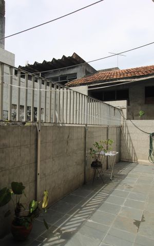 Casa à venda com 340m², 3 quartos e 4 vagasFundos