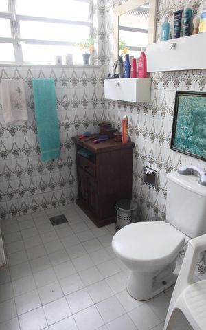 Casa à venda com 340m², 3 quartos e 4 vagasBanheiro social
