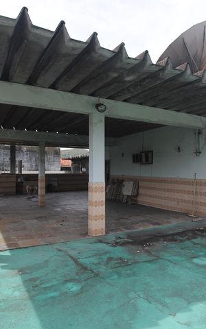 Casa à venda com 340m², 3 quartos e 4 vagasTerraço