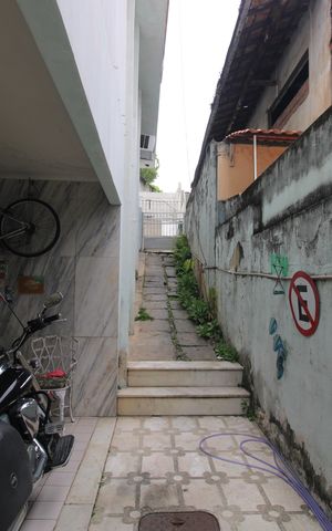 Casa à venda com 340m², 3 quartos e 4 vagasLateral 1