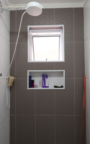 Casa à venda com 180m², 4 quartos e 1 vagaBanheiro