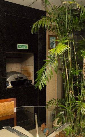 Apartamento à venda com 220m², 4 quartos e 4 vagas Apartamento à venda com 220m², 4 quartos e 4 vagasVaranda