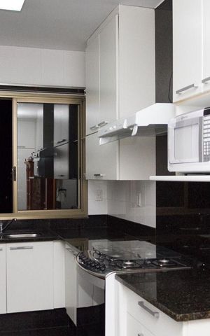 Apartamento à venda com 220m², 4 quartos e 4 vagas Apartamento à venda com 220m², 4 quartos e 4 vagasCozinha