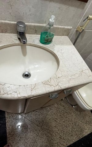 Apartamento à venda com 347m², 5 quartos e 2 vagas Apartamento à venda com 347m², 5 quartos e 2 vagasLavabo