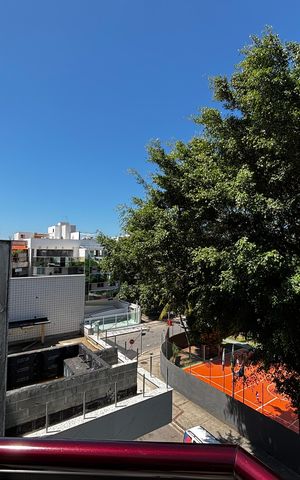 Apartamento à venda com 347m², 5 quartos e 2 vagas Apartamento à venda com 347m², 5 quartos e 2 vagasVaranda