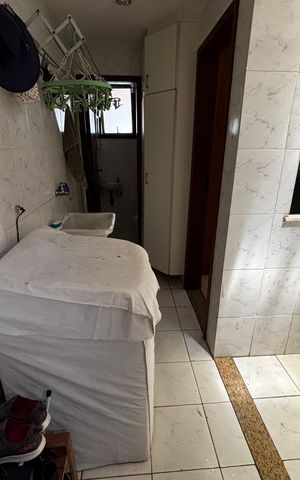 Apartamento à venda com 347m², 5 quartos e 2 vagas Apartamento à venda com 347m², 5 quartos e 2 vagasÁrea de Serviço