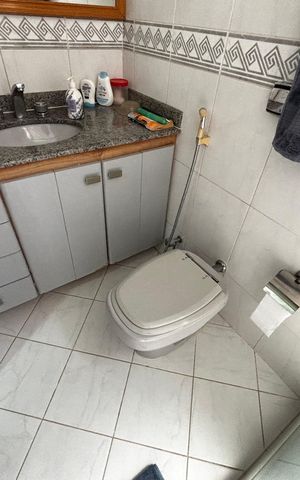 Apartamento à venda com 347m², 5 quartos e 2 vagas Apartamento à venda com 347m², 5 quartos e 2 vagasBanheiro da Suíte 1