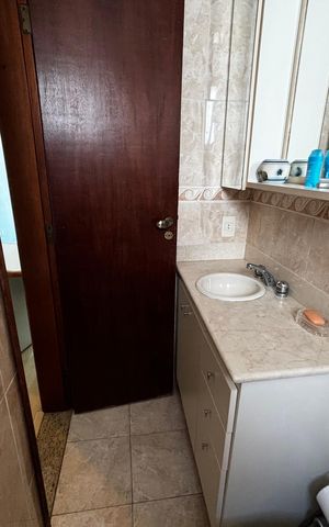 Apartamento à venda com 347m², 5 quartos e 2 vagas Apartamento à venda com 347m², 5 quartos e 2 vagasBanheiro da Suíte 2