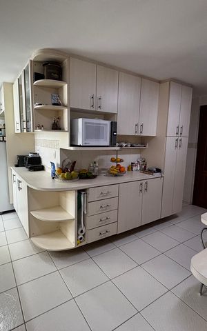 Apartamento à venda com 347m², 5 quartos e 2 vagas Apartamento à venda com 347m², 5 quartos e 2 vagasCozinha