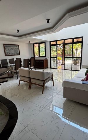 Apartamento à venda com 347m², 5 quartos e 2 vagas Apartamento à venda com 347m², 5 quartos e 2 vagasSala