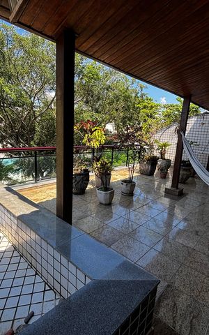 Apartamento à venda com 347m², 5 quartos e 2 vagas Apartamento à venda com 347m², 5 quartos e 2 vagasVaranda