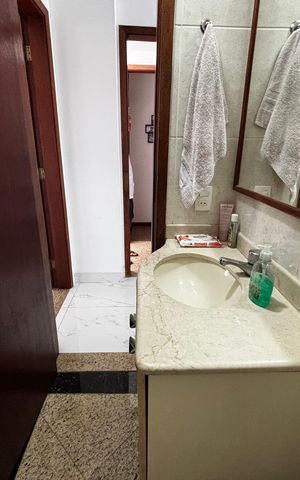 Apartamento à venda com 347m², 5 quartos e 2 vagas Apartamento à venda com 347m², 5 quartos e 2 vagasLavabo