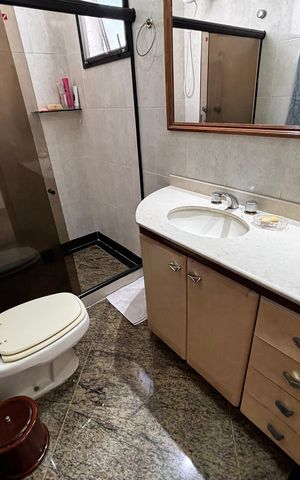 Apartamento à venda com 347m², 5 quartos e 2 vagas Apartamento à venda com 347m², 5 quartos e 2 vagasBanheiro