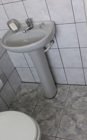 Casa para alugar com 65m², 2 quartos e 1 vagaBanheiro