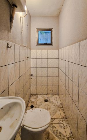 Casa à venda com 271m², 3 quartos e 3 vagas Casa à venda com 271m², 3 quartos e 3 vagasEdícula