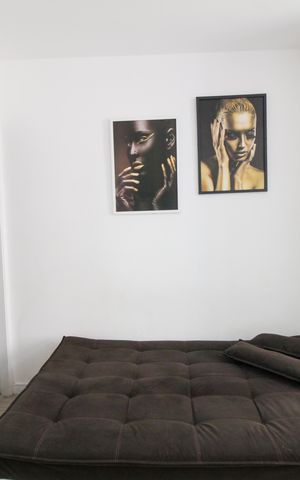 Studio à venda com 27m², 1 quarto e sem vaga Studio à venda com 27m², 1 quarto e sem vagaSala/Quarto