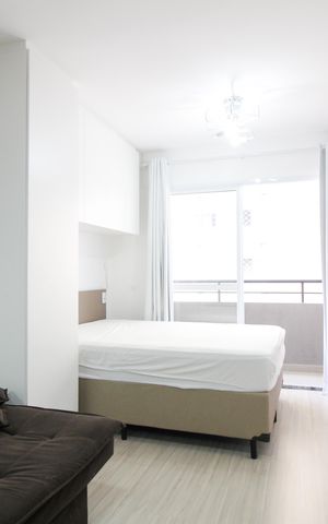 Studio à venda com 27m², 1 quarto e sem vaga Studio à venda com 27m², 1 quarto e sem vagaSala/Quarto