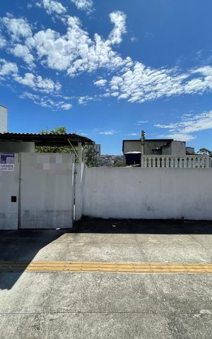 Casa à venda com 74m², 3 quartos e 1 vaga Casa à venda com 74m², 3 quartos e 1 vagaFachada+Placa