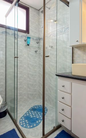 Apartamento à venda com 229m², 4 quartos e 3 vagas Apartamento à venda com 229m², 4 quartos e 3 vagasBanheiro Corredor
