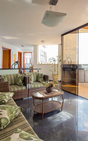 Apartamento à venda com 229m², 4 quartos e 3 vagas Apartamento à venda com 229m², 4 quartos e 3 vagasCobertura - Sala