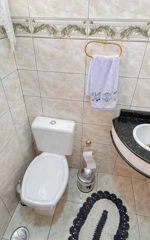 Apartamento à venda com 229m², 4 quartos e 3 vagas Apartamento à venda com 229m², 4 quartos e 3 vagasLavabo
