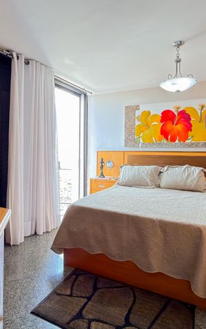 Apartamento à venda com 229m², 4 quartos e 3 vagas Apartamento à venda com 229m², 4 quartos e 3 vagasSuíte 2 - Cobertura