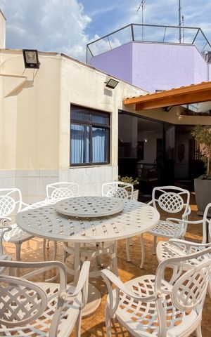 Apartamento à venda com 229m², 4 quartos e 3 vagas Apartamento à venda com 229m², 4 quartos e 3 vagasCobertura - Área Gourmet