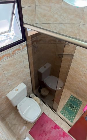 Apartamento à venda com 229m², 4 quartos e 3 vagas Apartamento à venda com 229m², 4 quartos e 3 vagasBanheiro da Suíte 1