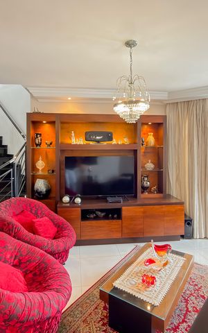 Apartamento à venda com 229m², 4 quartos e 3 vagas Apartamento à venda com 229m², 4 quartos e 3 vagasSala