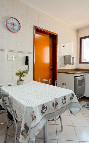 Apartamento à venda com 229m², 4 quartos e 3 vagas Apartamento à venda com 229m², 4 quartos e 3 vagasCozinha