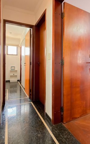 Apartamento à venda com 229m², 4 quartos e 3 vagas Apartamento à venda com 229m², 4 quartos e 3 vagasCorredor