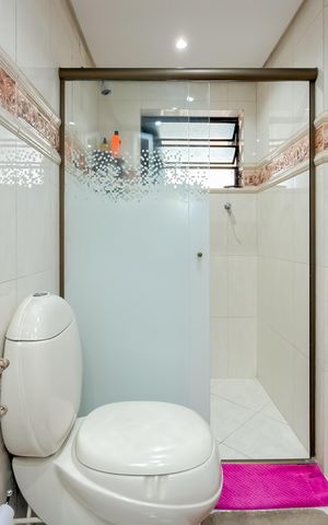 Apartamento à venda com 229m², 4 quartos e 3 vagas Apartamento à venda com 229m², 4 quartos e 3 vagasBanheiro da Suíte 2