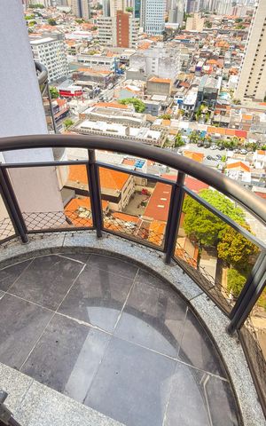 Apartamento à venda com 229m², 4 quartos e 3 vagas Apartamento à venda com 229m², 4 quartos e 3 vagasVaranda da Suíte 2