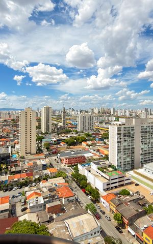 Apartamento à venda com 229m², 4 quartos e 3 vagas Apartamento à venda com 229m², 4 quartos e 3 vagasVaranda da Suíte 2